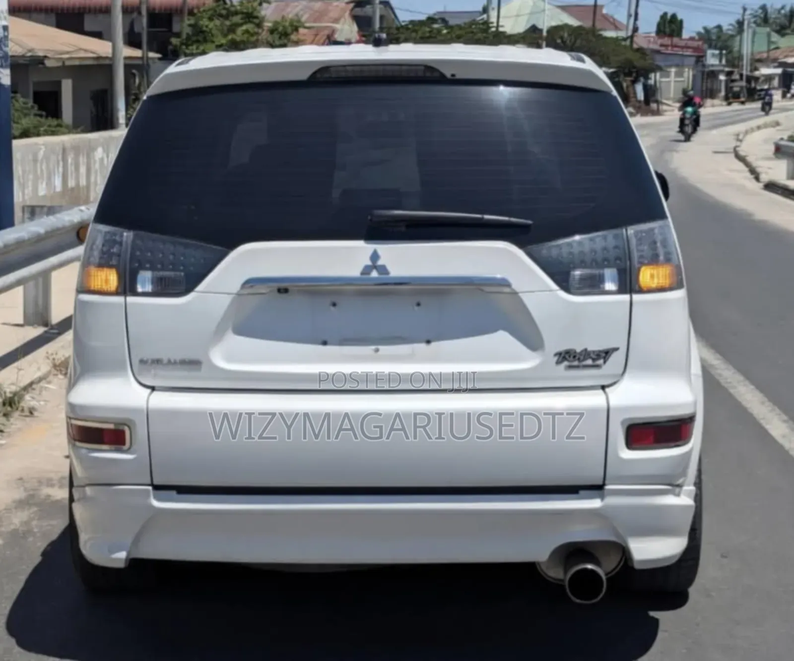 Mitsubishi Outlander 2010 White