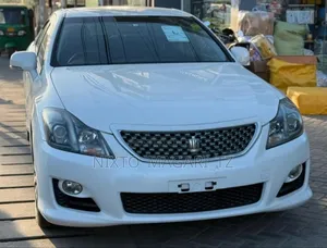 Toyota Crown 2009 White