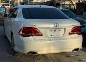 Toyota Crown 2009 White