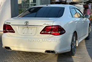 Toyota Crown 2009 White