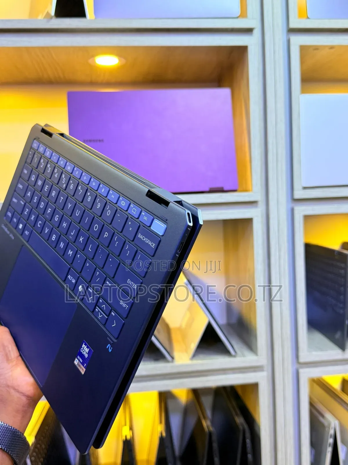 New Laptop HP OmniBook Ultra Flip 14" 16GB Intel Core Ultra 7 SSD 1T