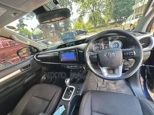 Toyota Hilux 2020 Black