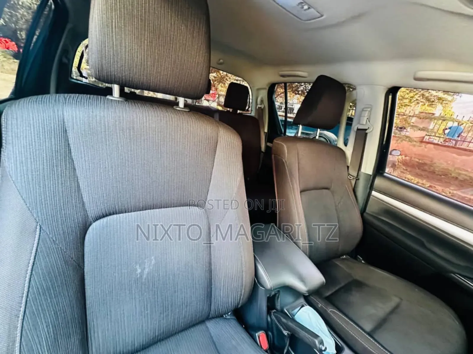 Toyota Hilux 2020 Black