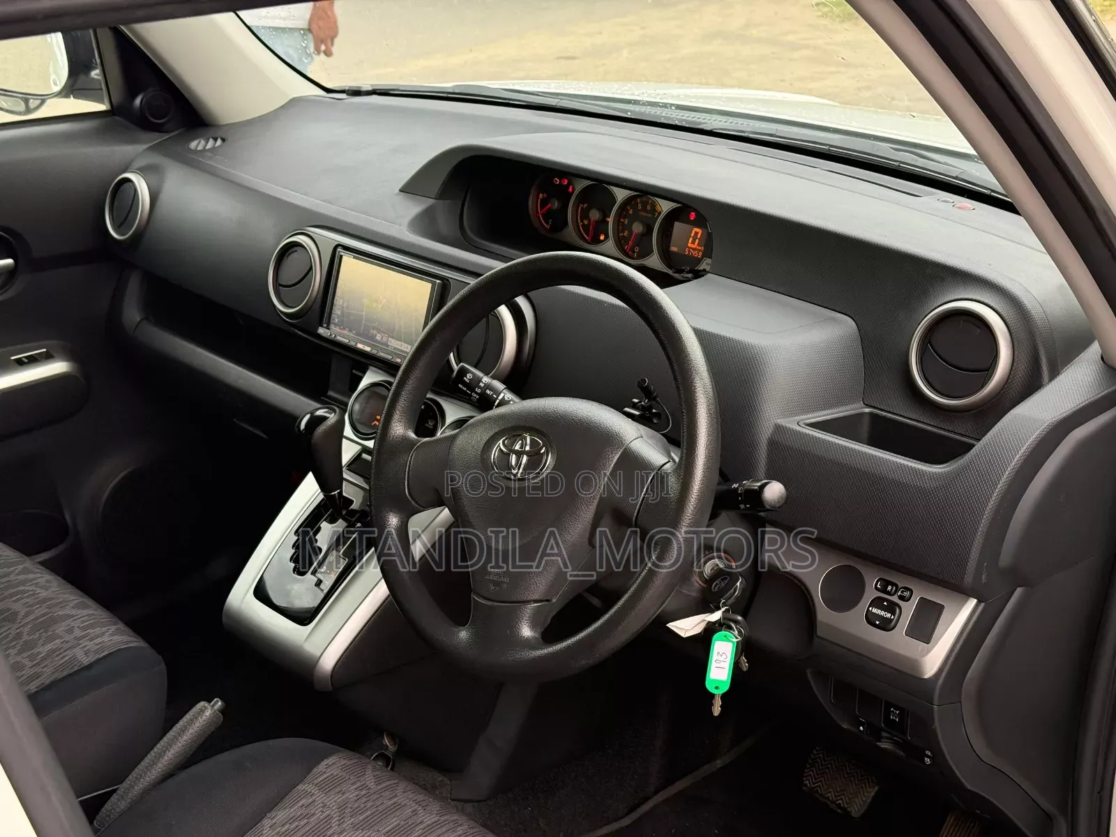 Toyota Corolla Rumion Hatchback 1.8 AWD 2011 White