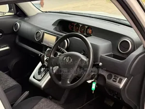 Toyota Corolla Rumion Hatchback 1.8 AWD 2011 White