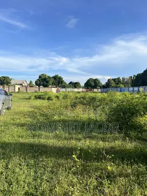 Plot for Sale CQMT 3700 Bei Million 900