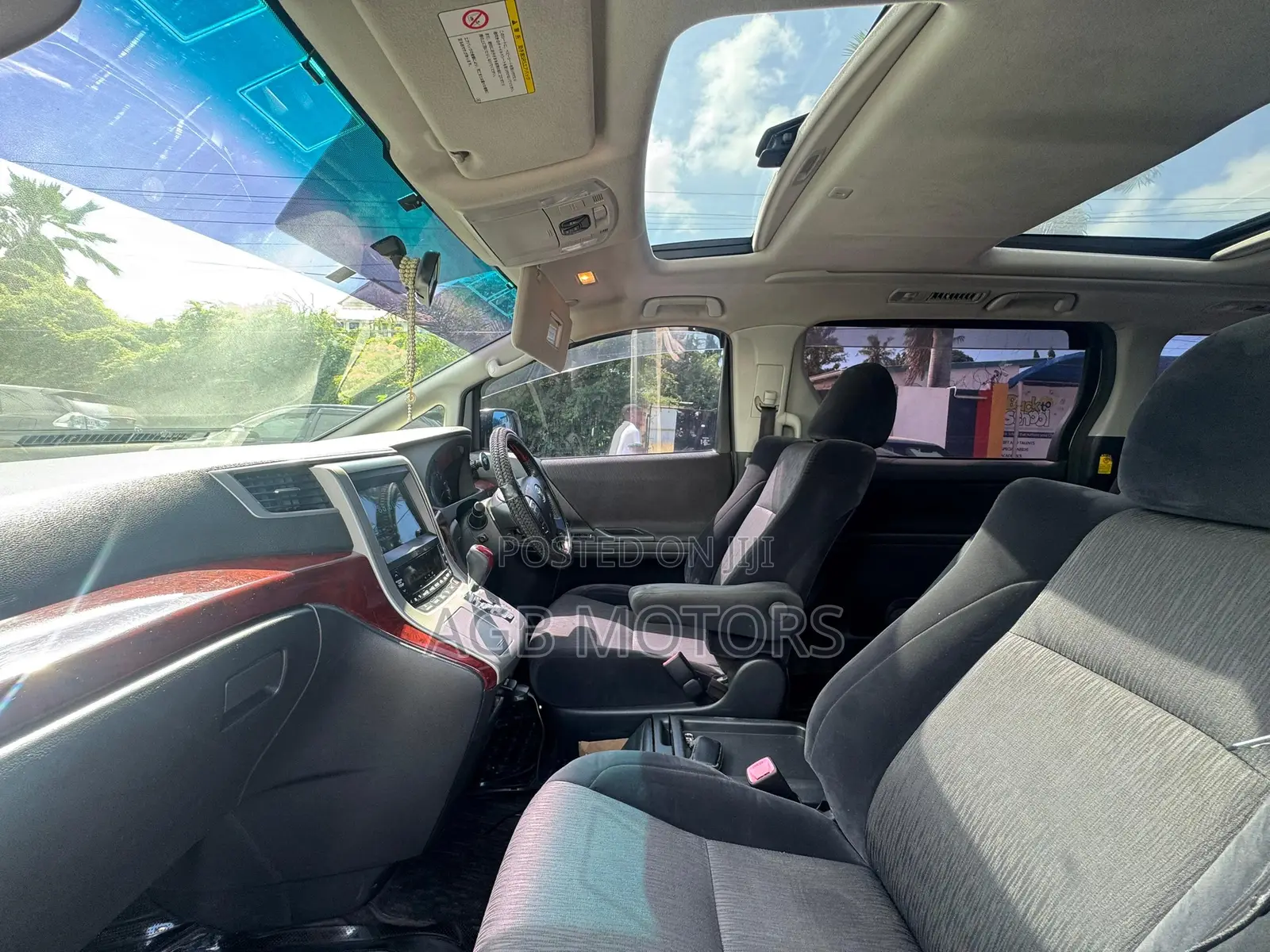 Toyota Alphard 2.4 Petrol FWD 2010 White