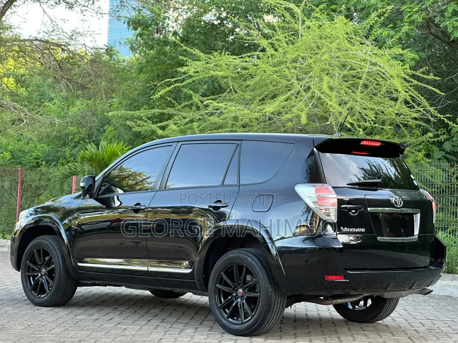 Toyota Vanguard 2010 Black