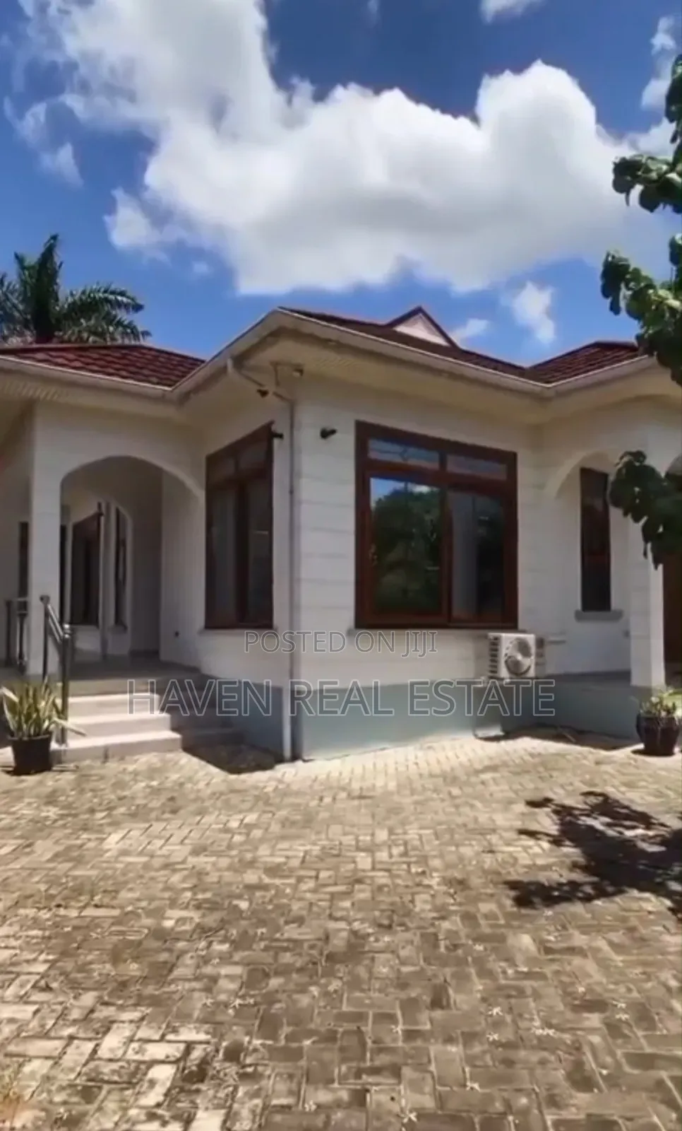 4bdrm House in Goba for sale