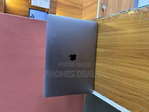 Laptop Apple MacBook Pro 2018 16GB Intel Core i7 SSD 512GB