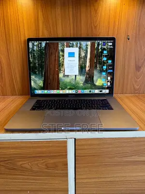 Laptop Apple MacBook Pro 2018 8GB Intel Core i5 SSD 512GB