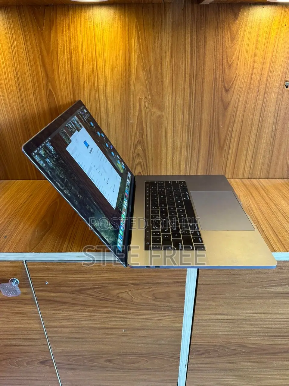 Laptop Apple MacBook Pro 2018 8GB Intel Core i5 SSD 512GB