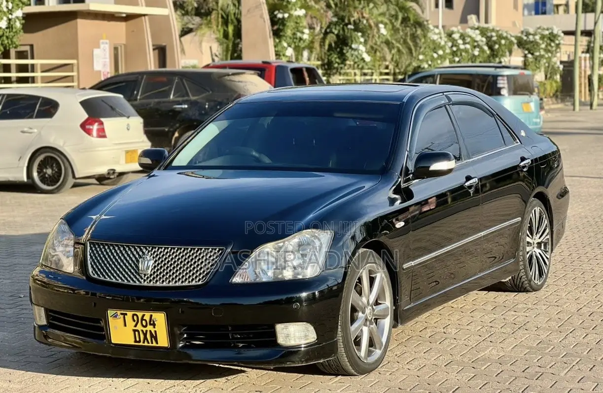 Toyota Crown 2004 Black