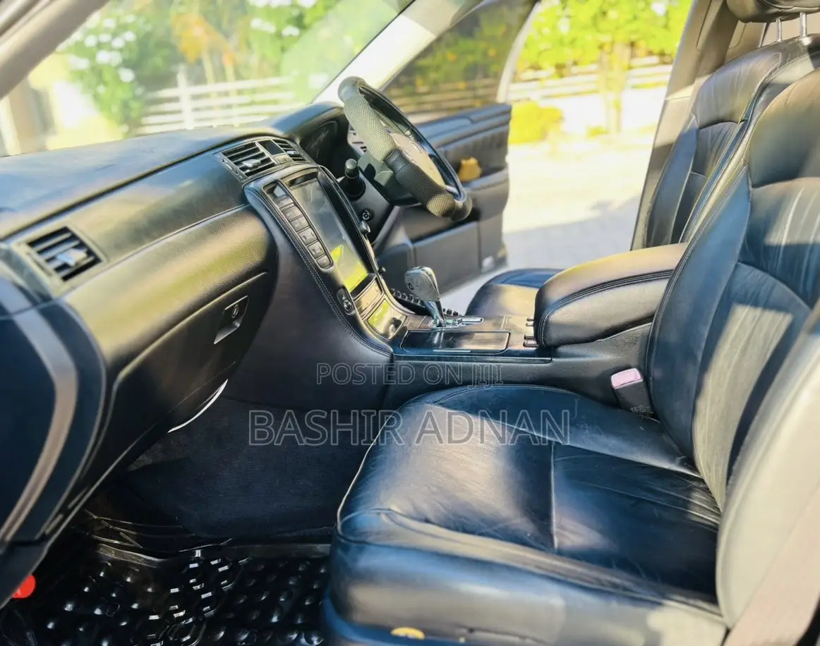Toyota Crown 2004 Black