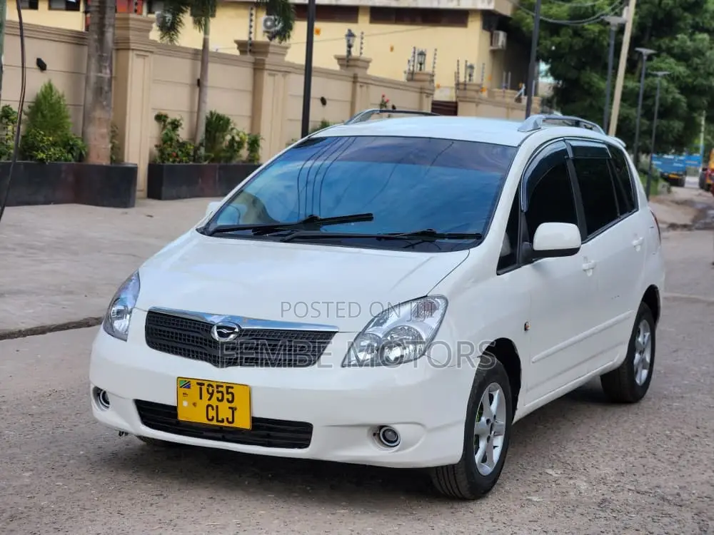 Toyota Corolla Spacio 2005 White