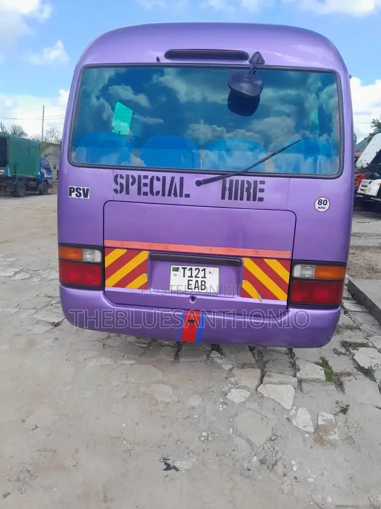 Toyota Coaster 2000 Blue