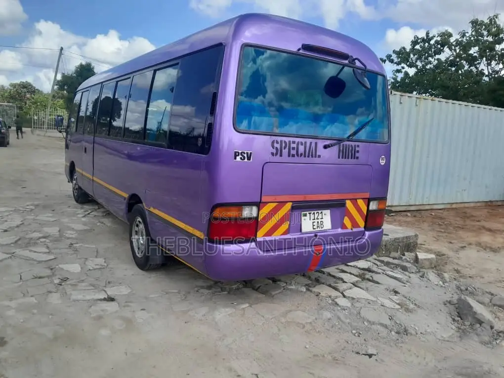 Toyota Coaster 2000 Blue