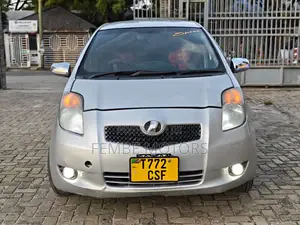 Toyota Vitz 2006 Silver