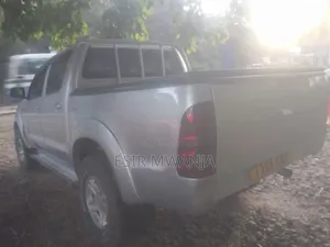 Toyota Hilux 2006 Silver