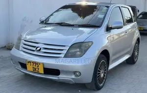 Toyota IST 2005 Silver