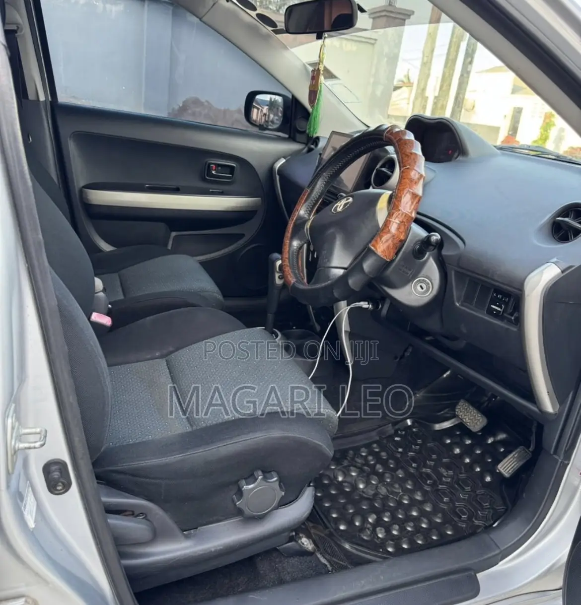 Toyota IST 2005 Silver