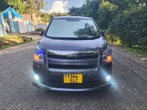 Toyota Noah 2009 Gray