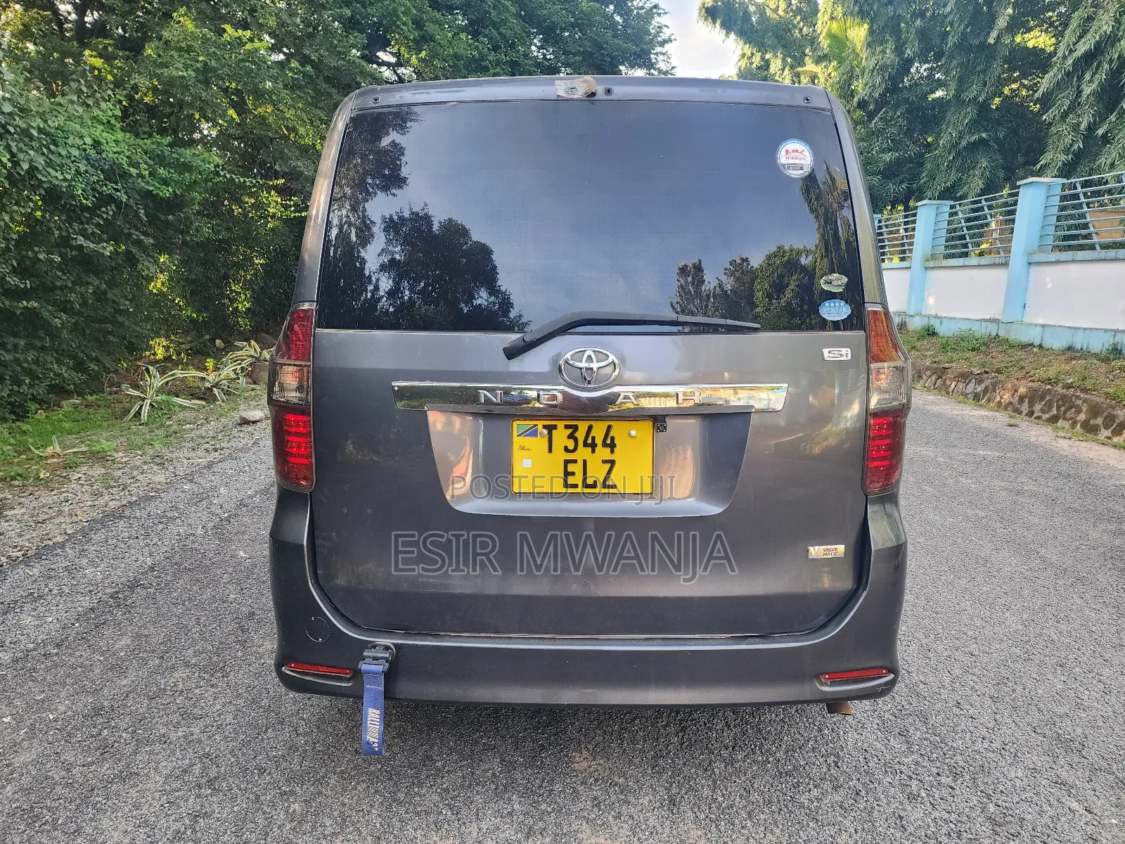 Toyota Noah 2009 Gray