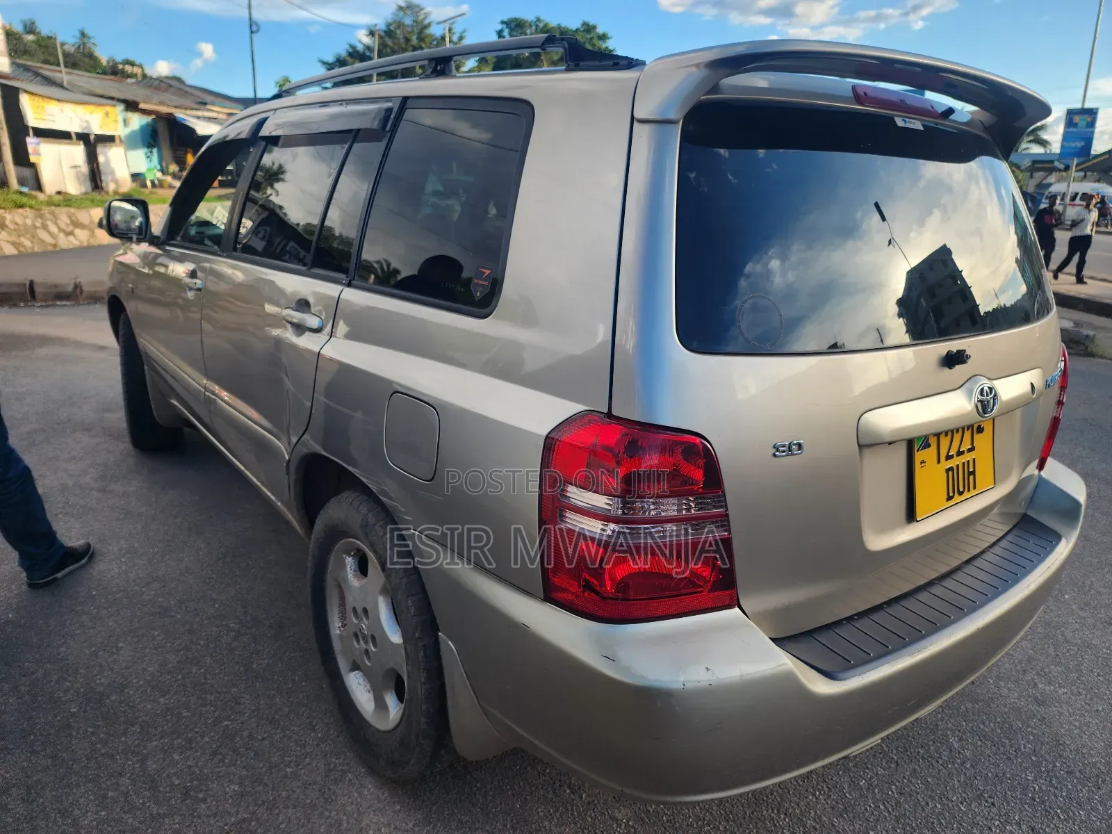 Toyota Kluger 2004 Gold