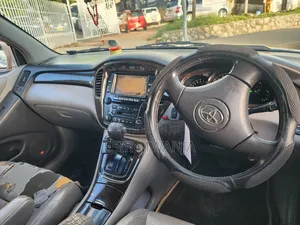 Toyota Kluger 2004 Gold