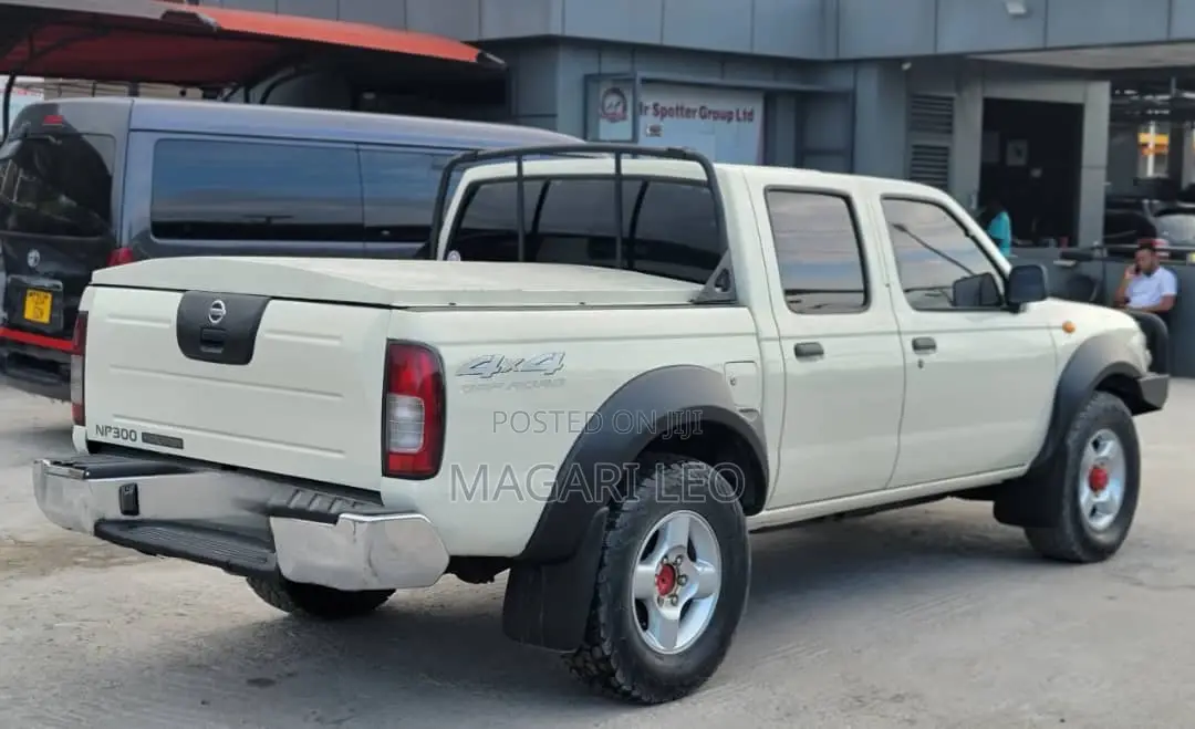 Nissan Hardbody 2007 Off white