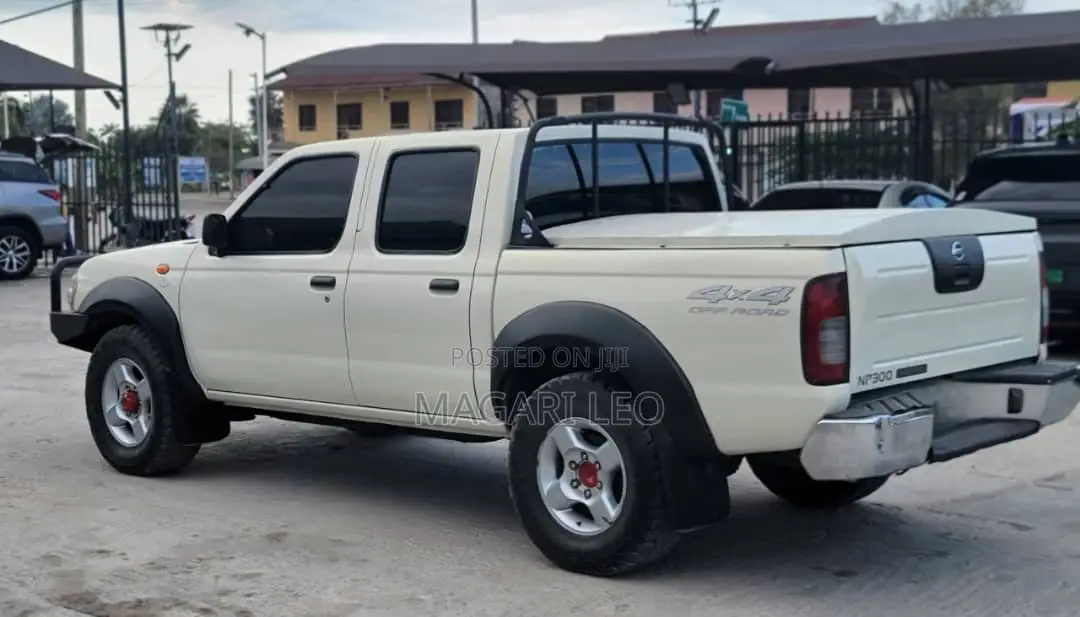 Nissan Hardbody 2007 Off white