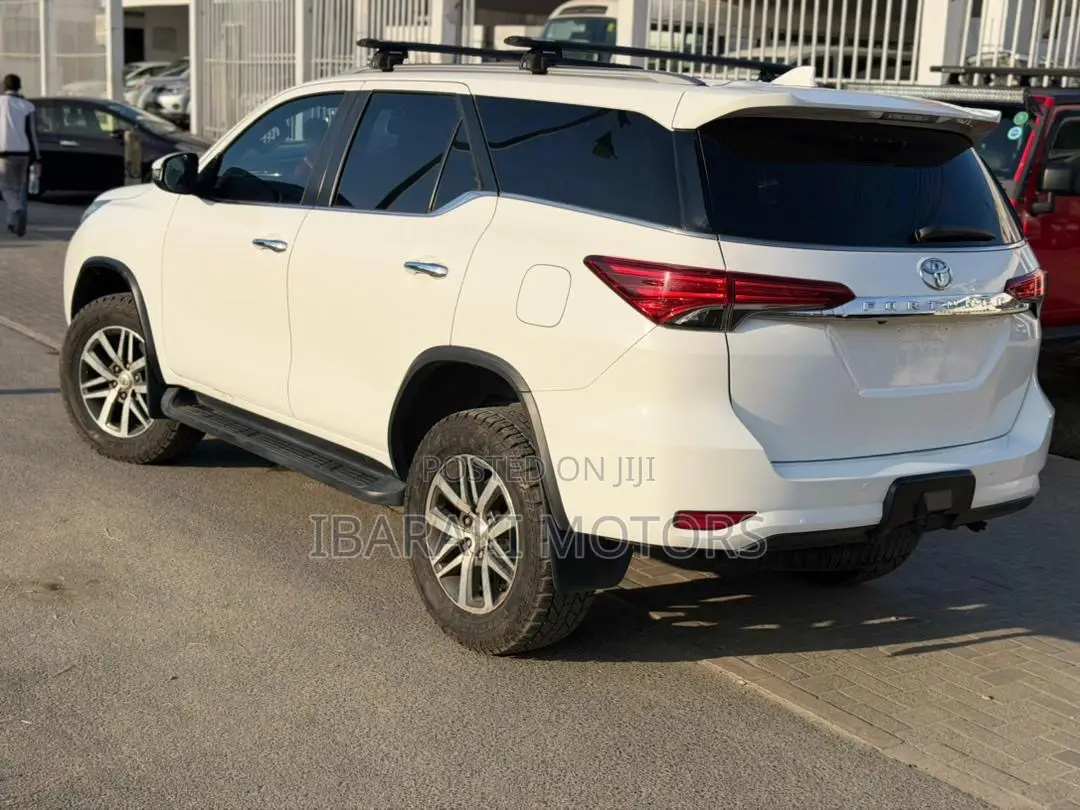 Toyota Fortuner 2.8 D AWD 2019 White