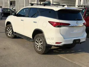 Toyota Fortuner 2.8 D AWD 2019 White