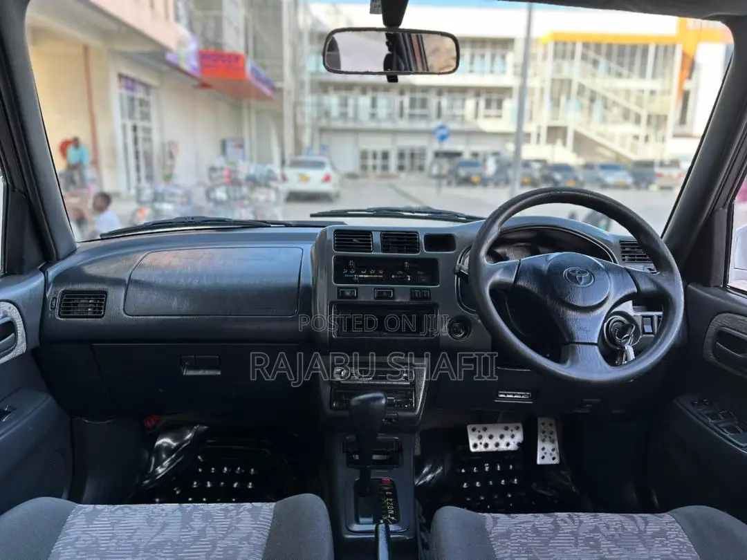 Toyota RAV4 Base 4x4 1999 Silver