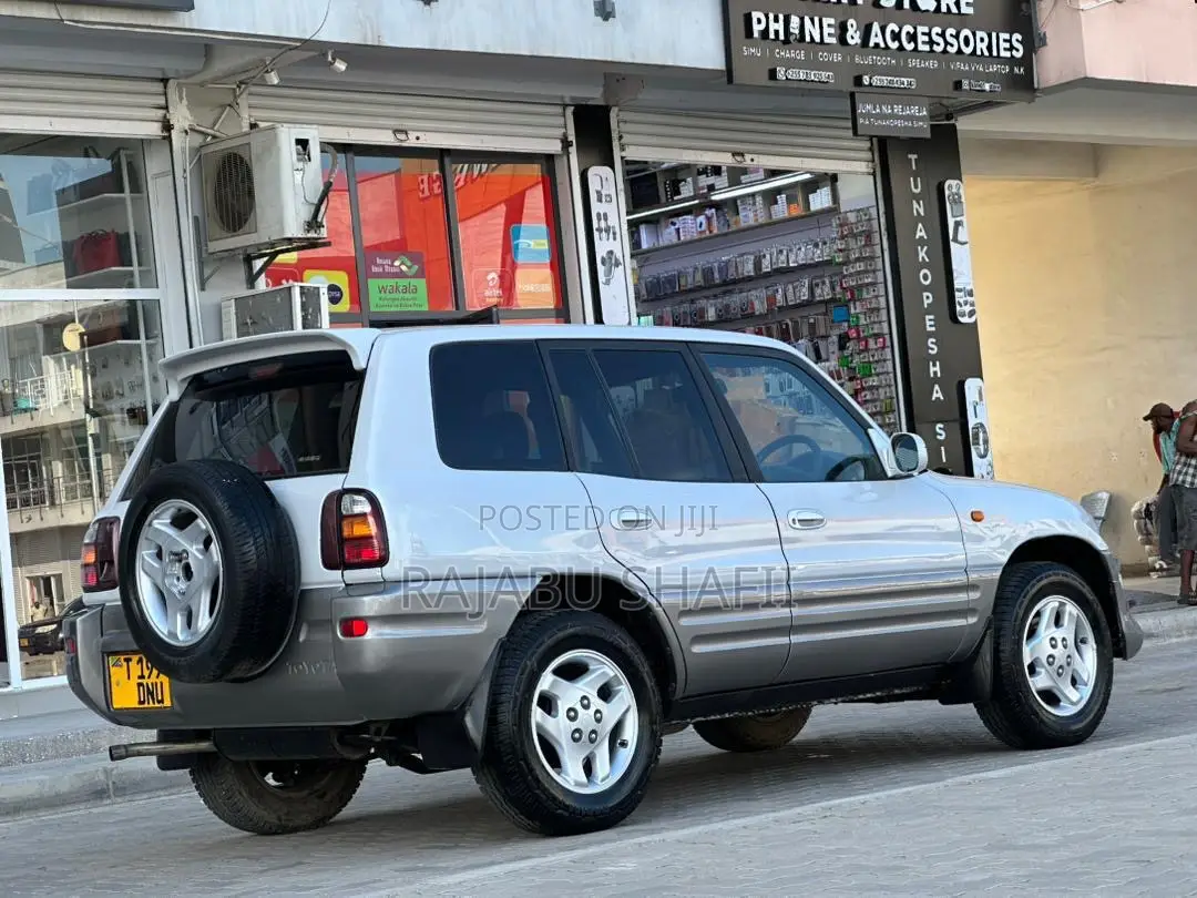 Toyota RAV4 Base 4x4 1999 Silver