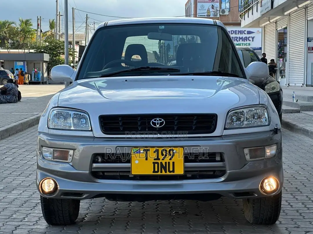 Toyota RAV4 Base 4x4 1999 Silver
