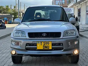 Toyota RAV4 Base 4x4 1999 Silver