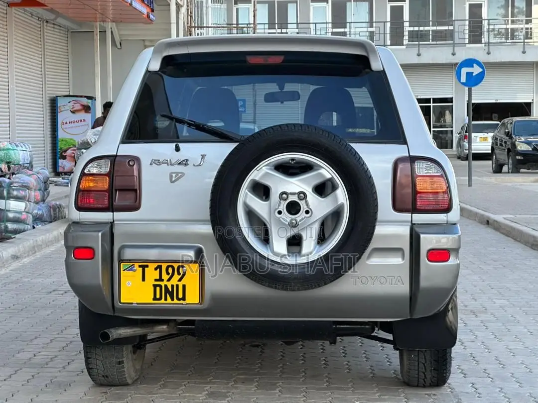 Toyota RAV4 Base 4x4 1999 Silver