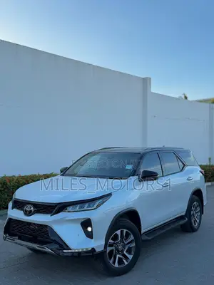 Toyota Fortuner 2024 White
