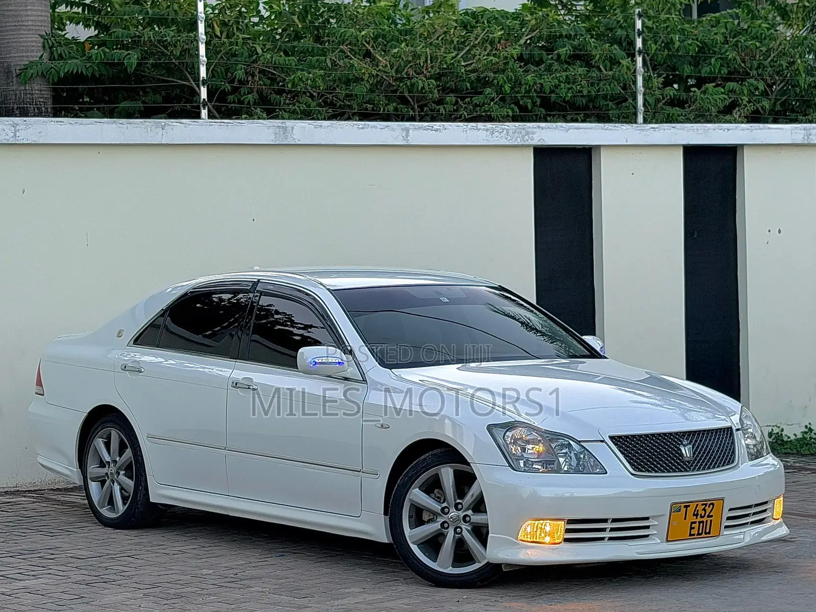 Toyota Crown 2006 White