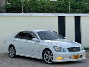Toyota Crown 2006 White