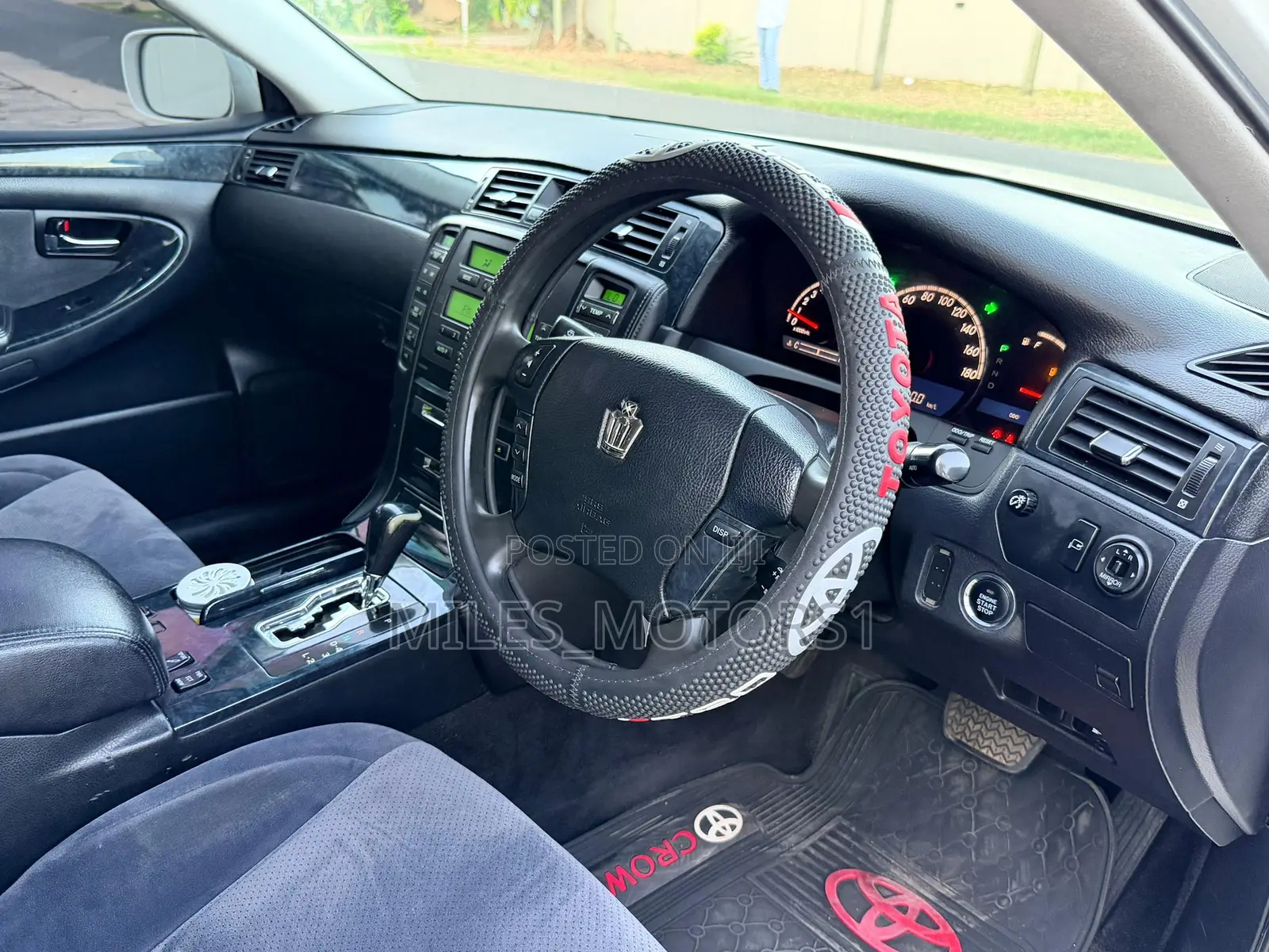 Toyota Crown 2006 White