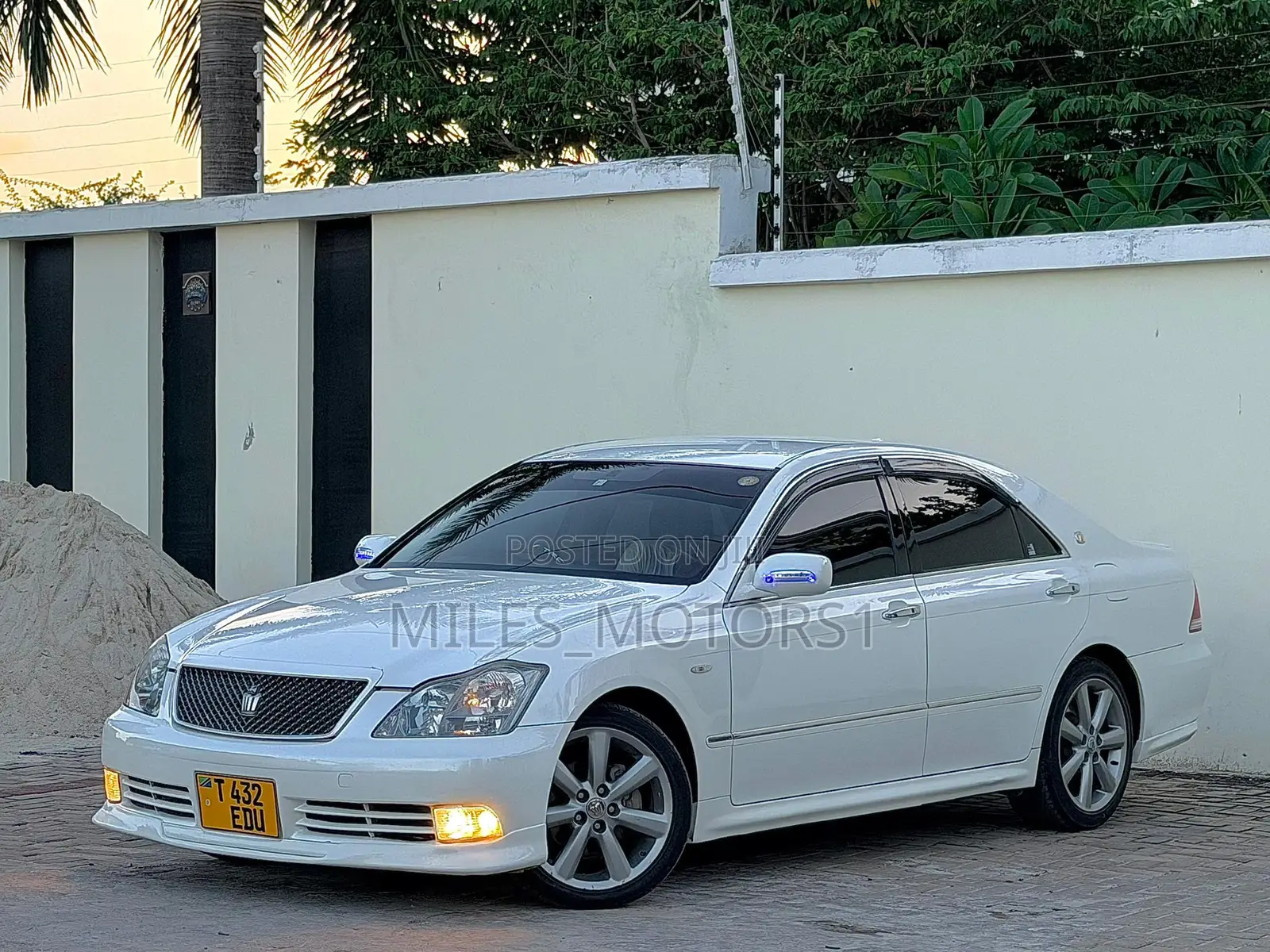 Toyota Crown 2006 White