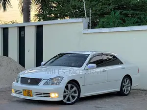 Toyota Crown 2006 White