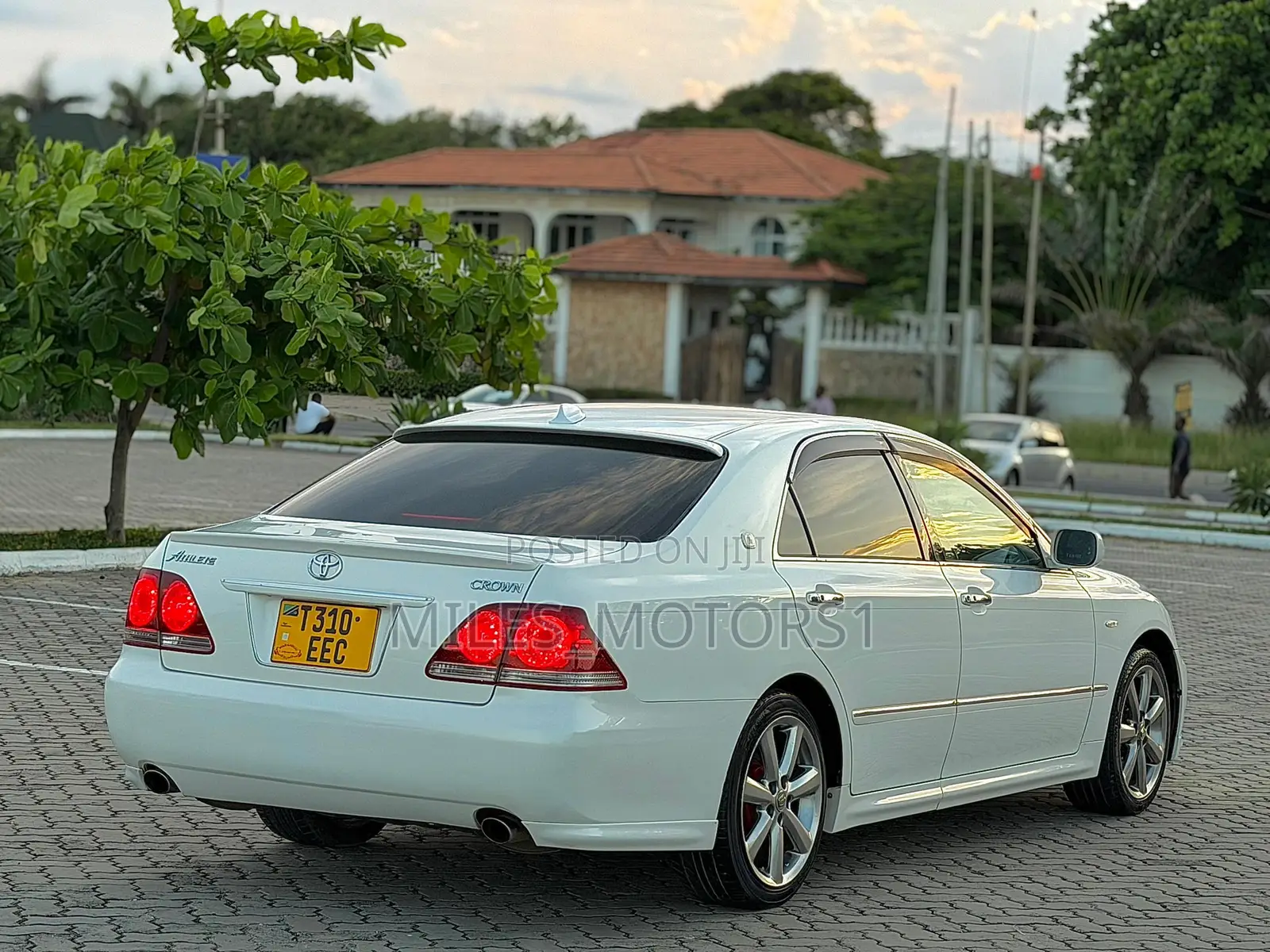 Toyota Crown 2004 White