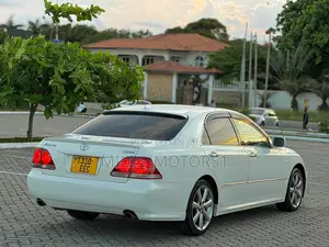 Toyota Crown 2004 White