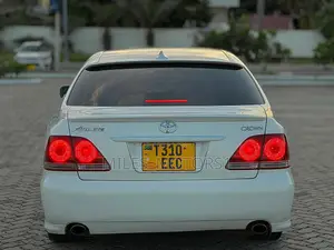 Toyota Crown 2004 White