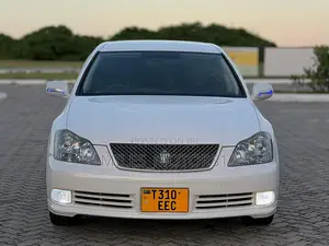 Toyota Crown 2004 White