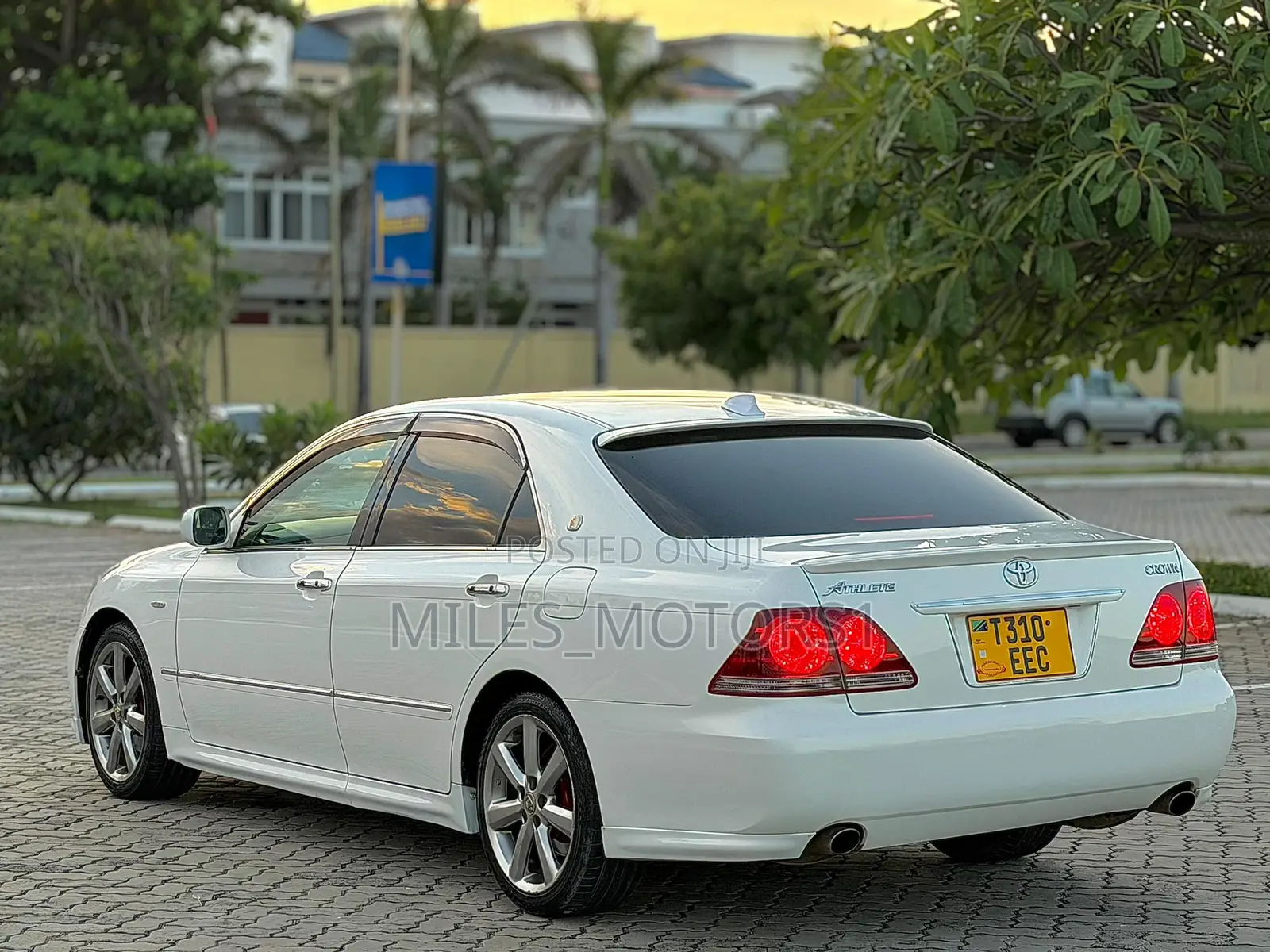 Toyota Crown 2004 White