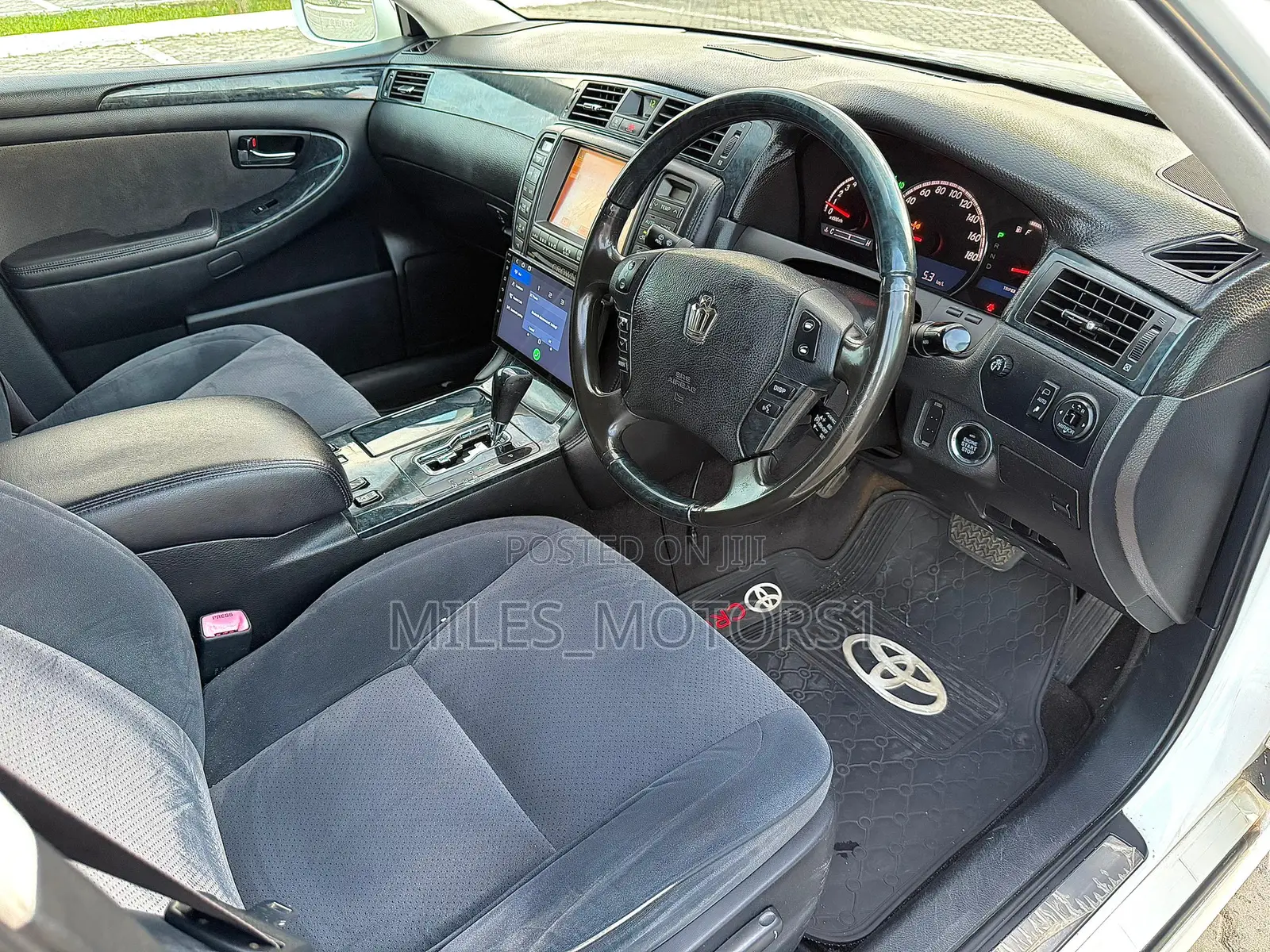 Toyota Crown 2004 White